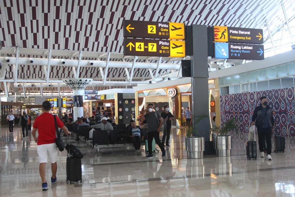 Pergerakan masyarakat di salah satu Bandara