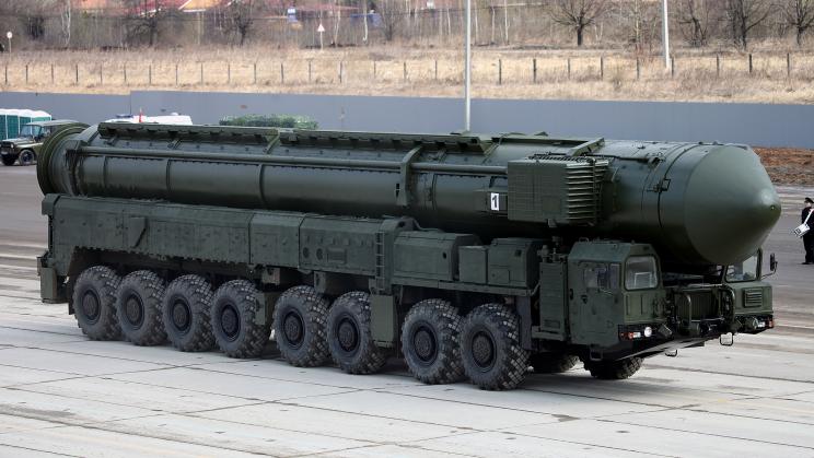 senjata perang bom nuklir yang dimiliki oleh rusia menyerang ukraina, rusia ukraina
