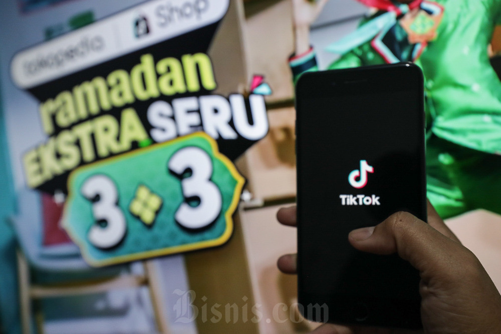Logo TikTok Shop di smartphone