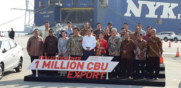 Sukses Ekspor Lebih dari 1 Juta Unit Mobil, Jokowi Apresiasi Toyota