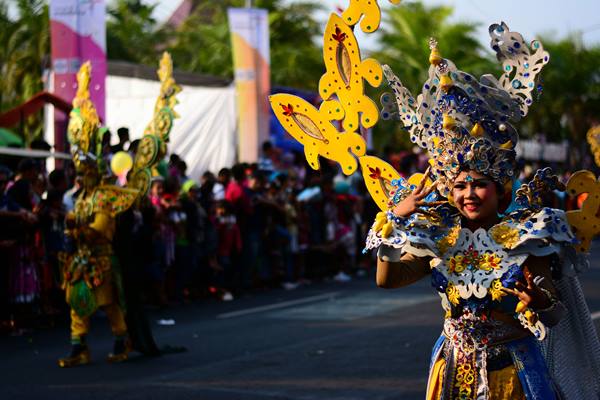 Indahnya Beragam Kostum Nusantara di Jember Fashion Carnaval ke-16