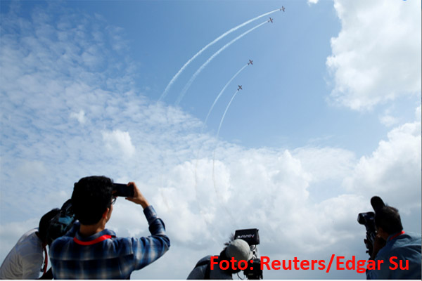 Berpesawat Baling-baling, Ini Aksi Tim Jupiter TNI AU di Singapore Airshow