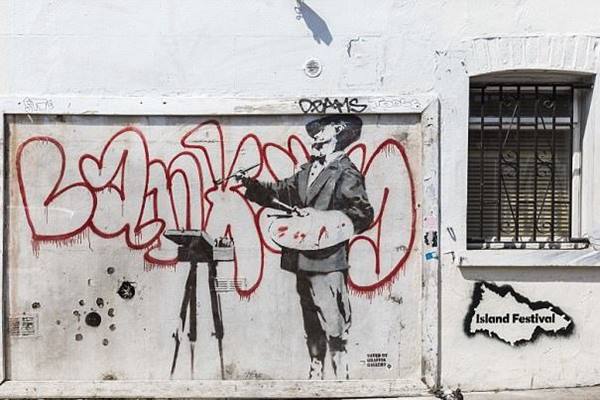 Gara-gara Seni Banksy, Sepekan Sewa Apartemen Ini Rp17 Juta