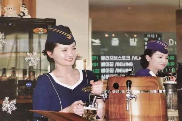 Dongkrak Kunjungan Turis, Kim Jong Un Perintahkan Pramugari Pakai Rok Mini